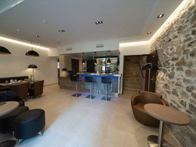 Central Hôtel Nîmes