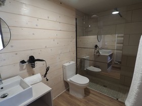 Le Chalet Des Trois Quilles