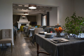 Hotel Le Saint Genies