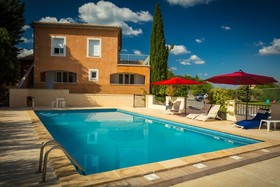 Hotel Le Saint Genies