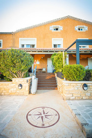 Hotel Le Saint Genies