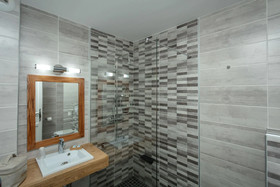 Hotel Le Saint Genies