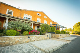 Hotel Le Saint Genies