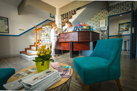 Hotel Le Saint Genies