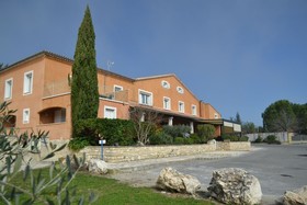 Hotel Le Saint Genies