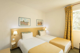 Hotel Le Saint Genies