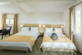 Hotel Le Saint Genies