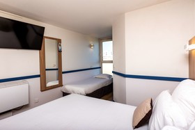 Kyriad Paris Ouest - Colombes