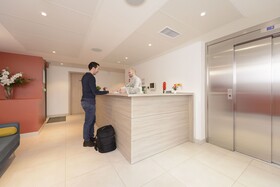 Hotel Les Portes De Paris