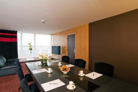 LIEUSAINT - Residhome Appart Hotel Suites Paris Sénart