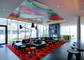 citizenM Paris La Defense Hotel