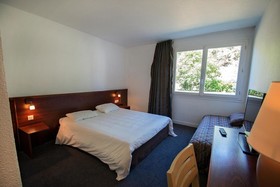 Hotel Kyriad Nemours