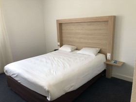 Hotel Kyriad Nemours