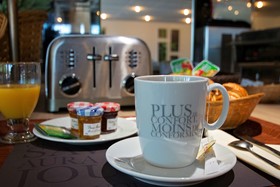Hotel Kyriad Nemours