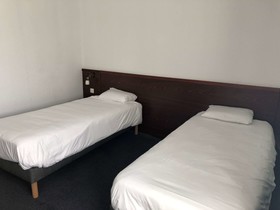 Hotel Kyriad Nemours