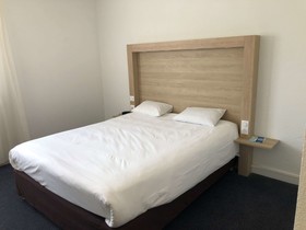 Hotel Kyriad Nemours