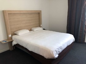 Hotel Kyriad Nemours