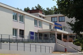 Hotel Kyriad Nemours