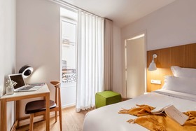 9Hotel République