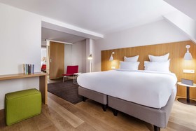 9Hotel République