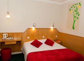 ELSA, Hôtel Paris