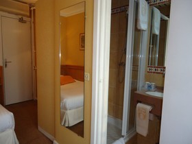 ELSA, Hôtel Paris