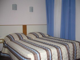 De Nemours