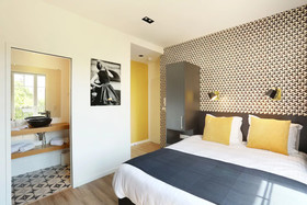 Yays Paris Zola By Numa