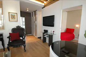 HolidaysInParis - Bourg Tibourg II