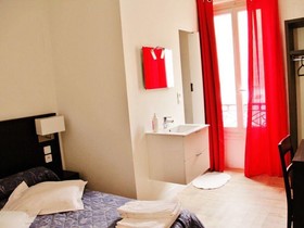 Untalented Hotel - Villette