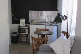 Untalented Hotel - Villette