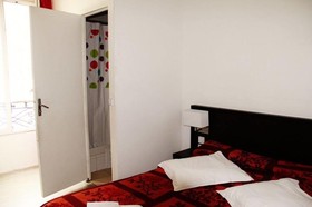 Untalented Hotel - Villette
