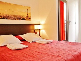 Untalented Hotel - Villette