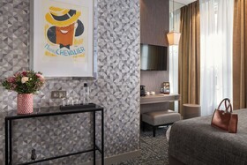 Hotel La Lanterne & Spa By Timhotel