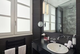 Hotel La Lanterne & Spa By Timhotel