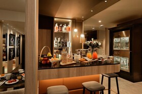 Hotel La Lanterne & Spa By Timhotel