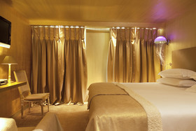Petit-Beaumarchais HOTEL & SPA