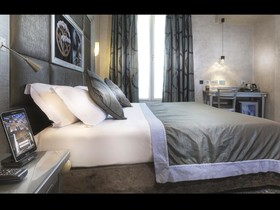 Hotel des Champs-Elysees