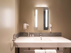 Hôtel ibis Paris Tour Montparnasse 15ème