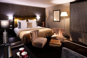 The One Alma Paris