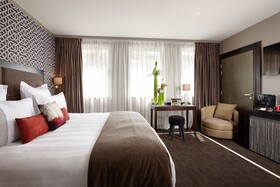 The One Alma Paris