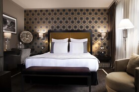 The One Alma Paris