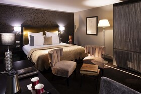 The One Alma Paris