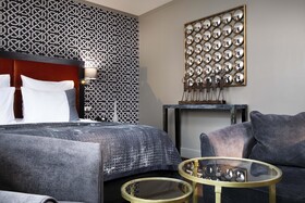 The One Alma Paris