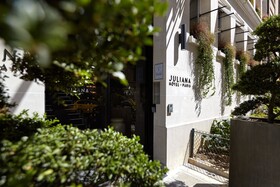 The One Alma Paris