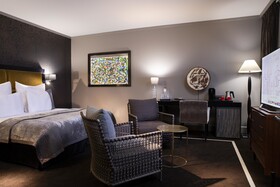 The One Alma Paris