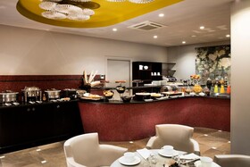 The One Alma Paris