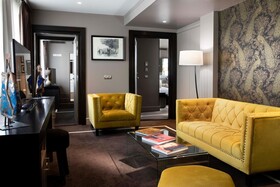 The One Alma Paris