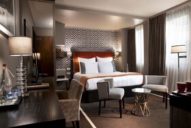 The One Alma Paris