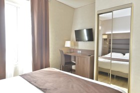 Hotel Renoir Saint German